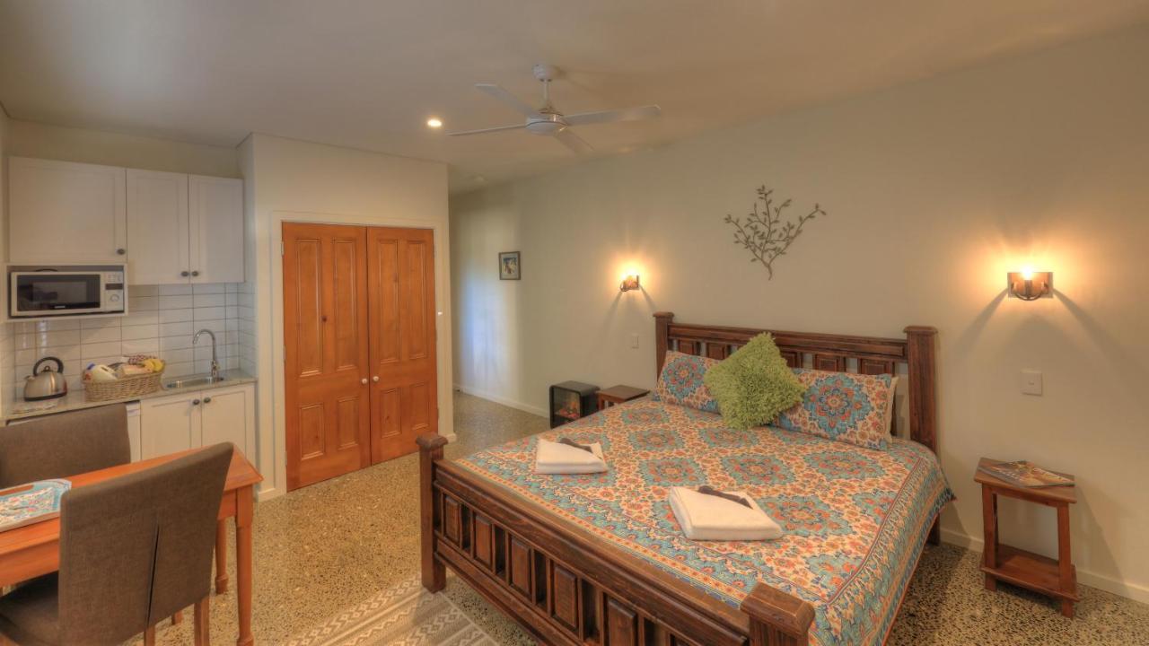 Bridle Guesthouse Малени Экстерьер фото